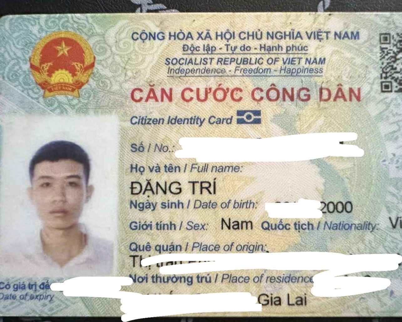 Tìm ví tên Đặng Trí 2000 rơi ở Gia Lai