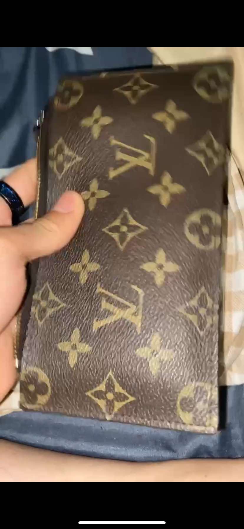 Tìm ví tên Trần Đức Anh 2003 rơi ở Hà Nội