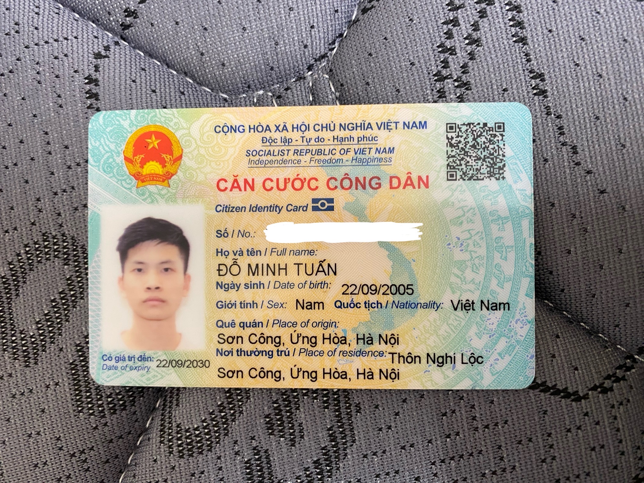 Ngày 30/5, trên quãng đường từ 212 Phú Mỹ đến Xuân Phương, mình có làm rơi một chiếc ví.  Trong ví có CCCD mang tên Đỗ Minh Tuấn cùng một số giấy tờ cá nhân.  Ai nhặt được hoặc có thông tin xin vui lòng liên hệ giúp mình. Mình xin cảm ơn và hậu tạ. SĐT : 