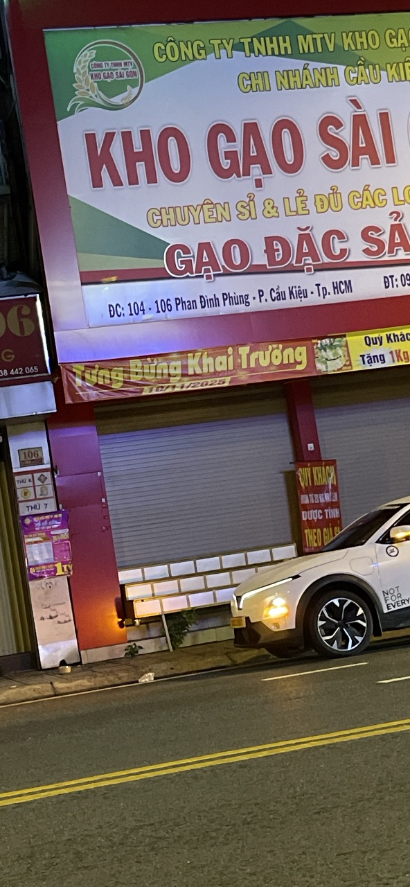 Hôm 3/6 mình có đánh  1 ví đen trên đừng phan đình phùng quận phú nhận  Trong ví có 2 bằng lái xe: A1 và b2 và 1cavet xe và 1 cccd đứng tên huỳnh văn toàn ai nhặt liên hệ cho sdt 0768973183 mình cám ơn và hậu tạ❤️